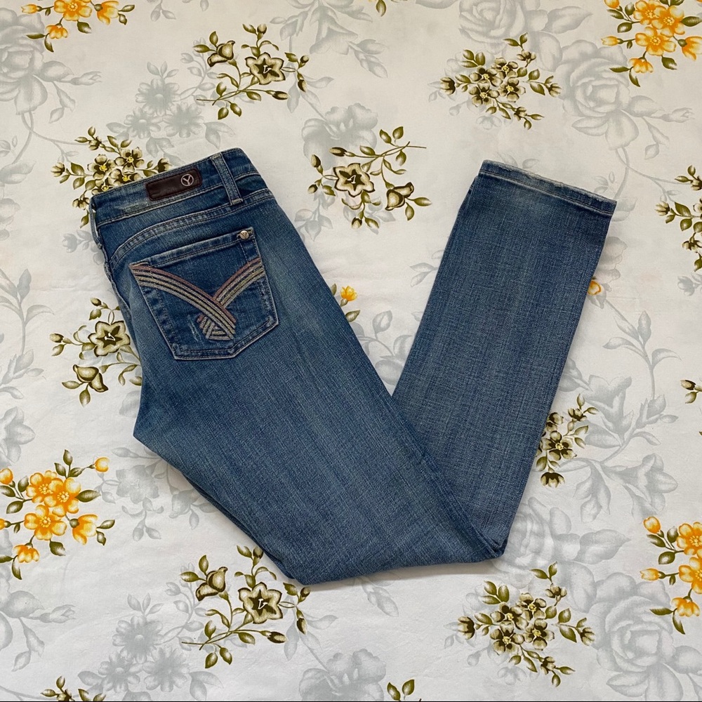 Yaso Ripped Jeans - Picture 3 of 8